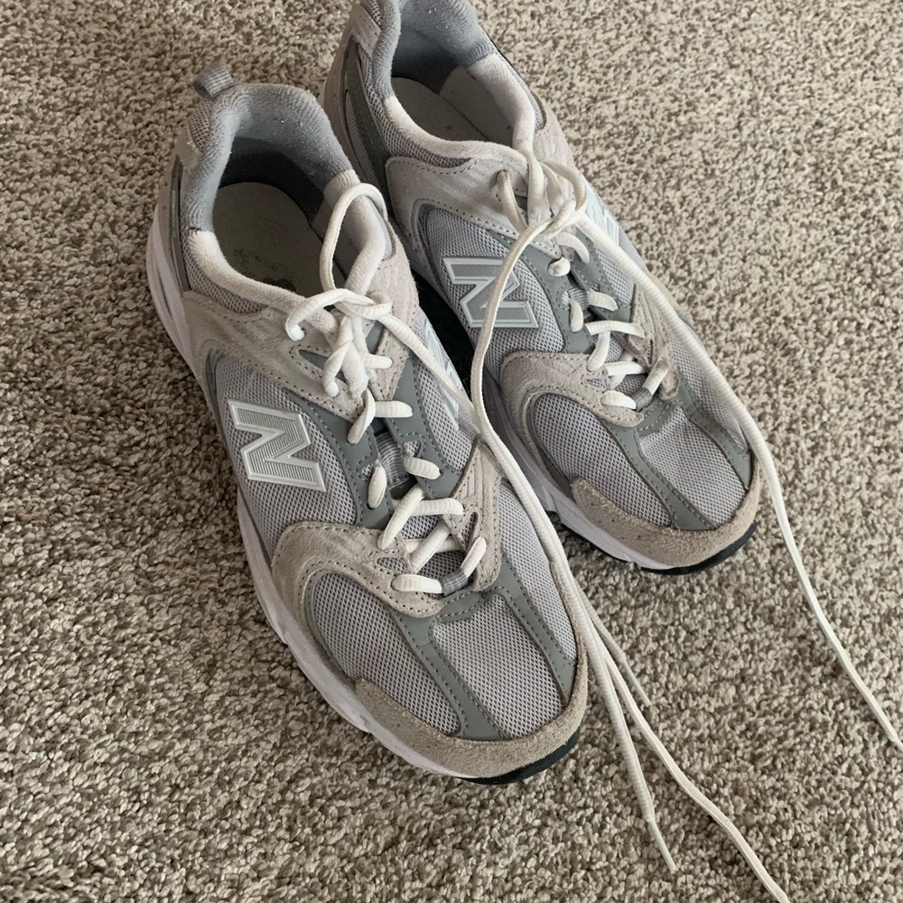 New Balance 530 Light Gray and White